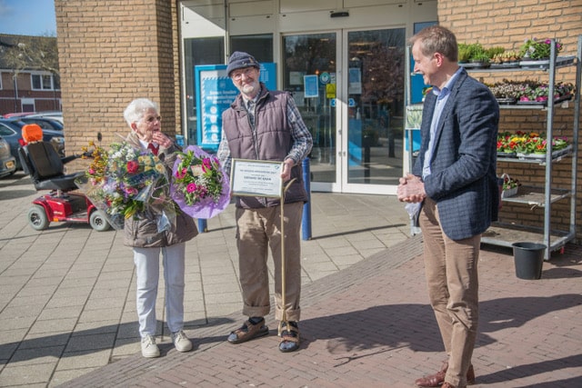 Oud Kapper de Haan krijgt de Gouden Opraapstok 2021